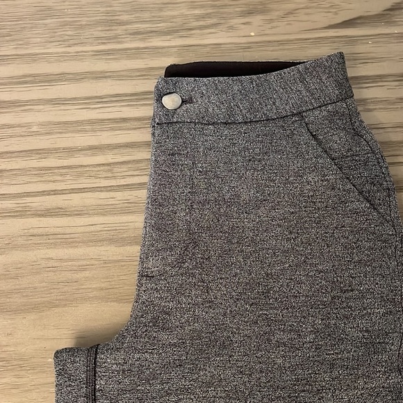 LULULEMON CITY TREK WOMENS GRAY TROUSER II SIZE 2 - Picture 14 of 16